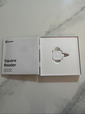 SQUARE Card Reader - Lightning Connector